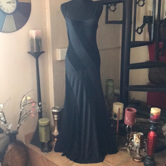 NWT Frederick’s of Hollywood Sweeping Nightgown - Picture 7 of 7